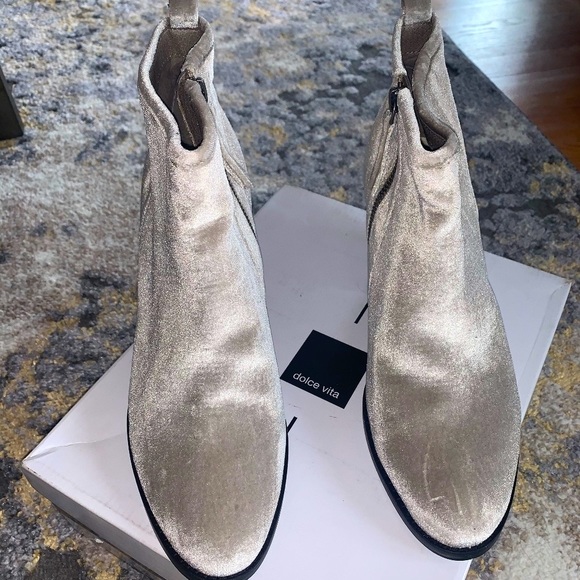 Dolce Vita 'Jozie' Silver Velvet Bootie-Size 9.5 - Picture 2 of 5